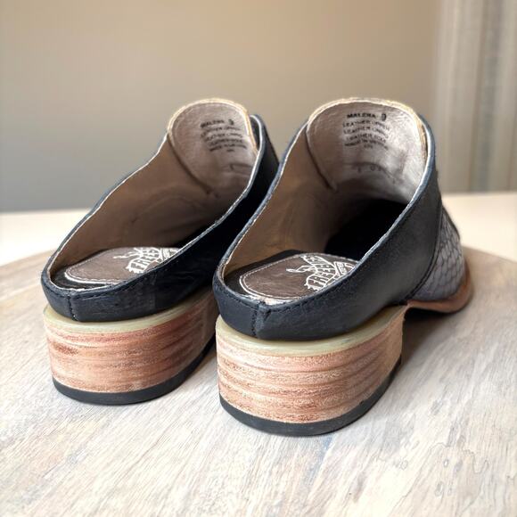 NEW Freebird by Steven Malena Blue Black Snakeskin Leather Mules Women’s Size 9 - Picture 6 of 12